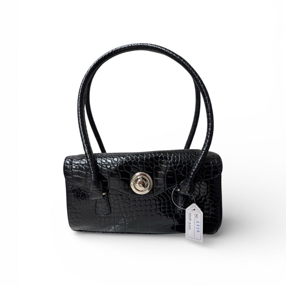 Chic Black Crocodile-Patterned Shoulder Bag